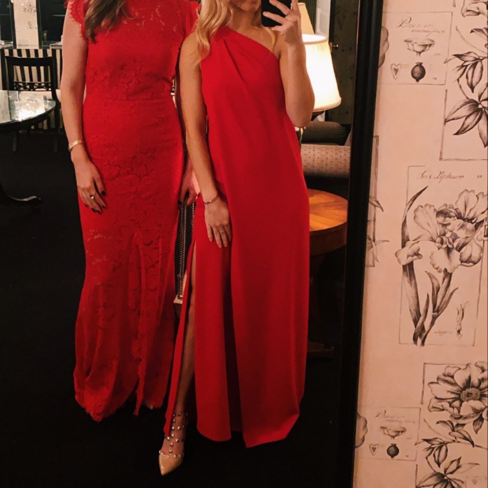 Full length one shoulder red dress - Size 2. Worn once! - Picture 2 of 3